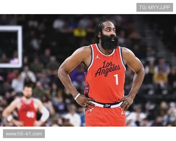 哈登训练完顺手买了辆法拉利，油钱比你房租还贵