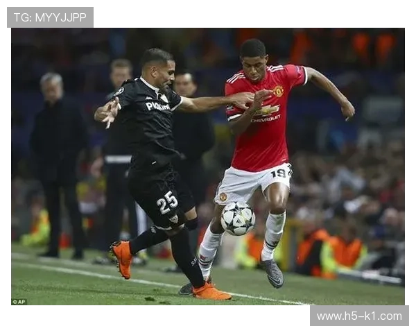 在体系驱动下卢卡库与拉什福德射门偏向分化趋势