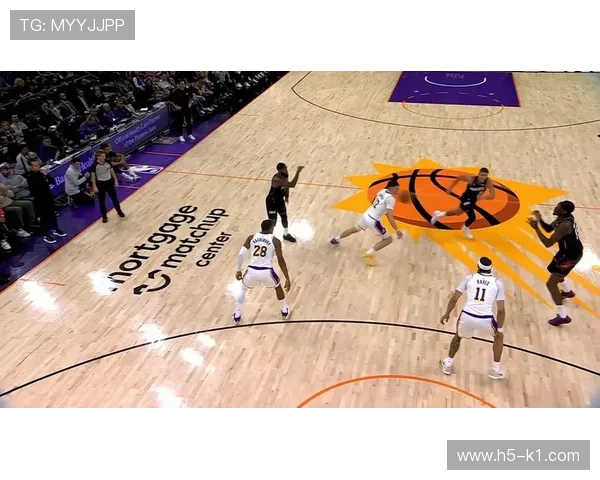 哈利伯顿挡拆撕开内线空间并使三分占比较上季提升