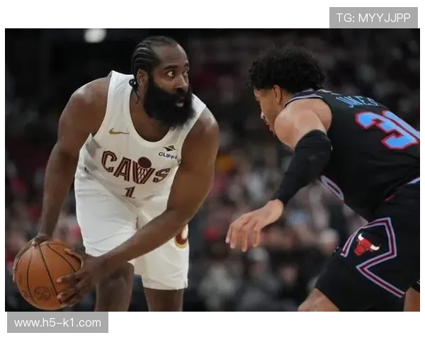 威斯布鲁克单打效率提升显著 拉开与哈登助攻差距