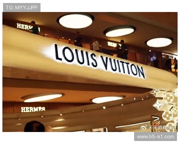 潘展乐训练完直接去奢侈品店刷卡，柜姐以为他走错片场了