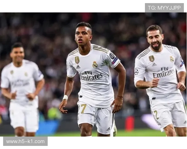 罗德里戈与维尼修斯在皇马体系中的角色定位与战术地位对比分析