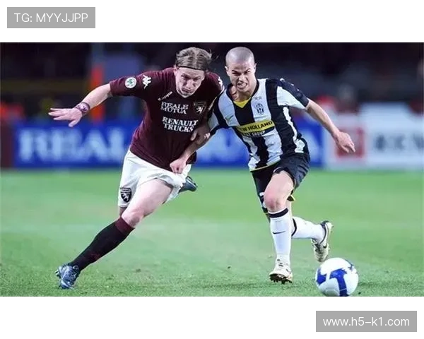 合法冲撞规则要点：肩对肩、控球意图与无危险犯规