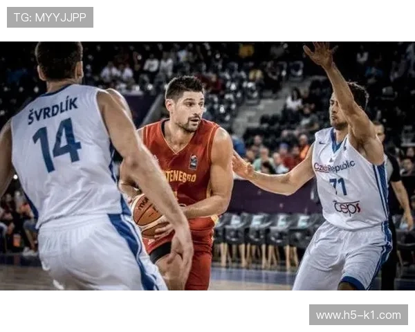 佩科维奇篮下高效终结对比昔日内线体能显著提升