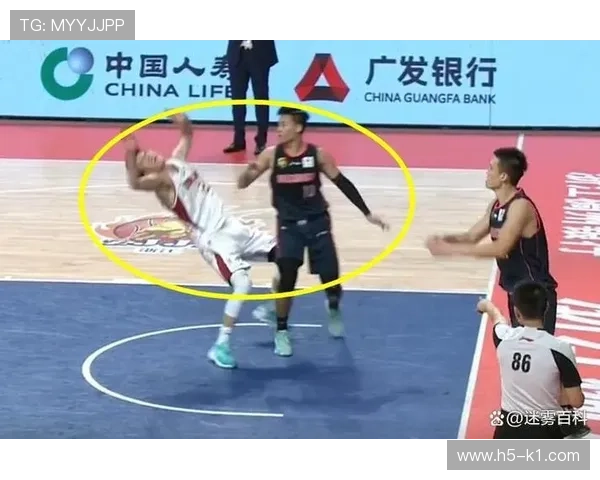 假摔判罚怎么判？篮球规则解析与适用场景说明